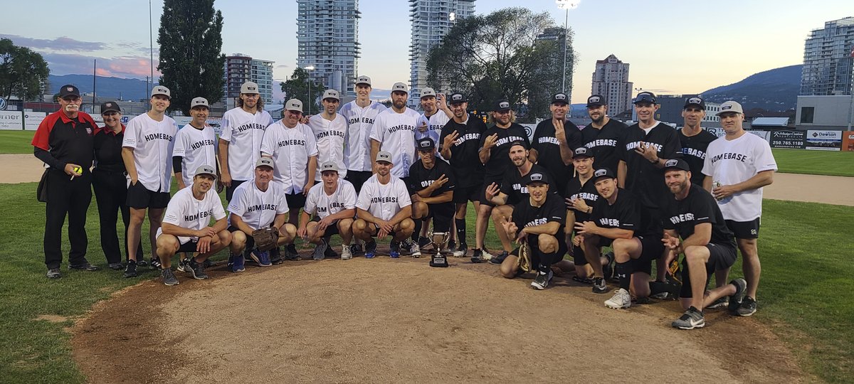 Carey, Gally et Eddy ont aidé le tournoi Gorges-Comeau Homebase Slo-Pitch à amasser plus de 242 000$ pour venir en aide à la Fondation KGH, le weekend dernier. 👏

📸 April Anderson