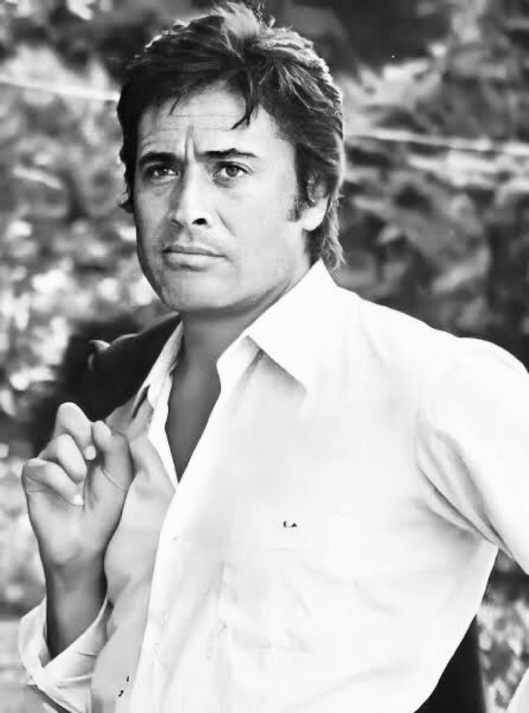 VatandaslikVize's tweet image. &quot;Sen susacaksın yobaz! Ben oldukça sen susacaksın. Ben senin kaderinim. Başkaldırdıkça karşına çıkacağım, ezeceğim!&quot;
#CüneytArkın
🇹🇷🇹🇷🇹🇷
Allah rahmet eylesin mekanın cennet olsun inşallah !