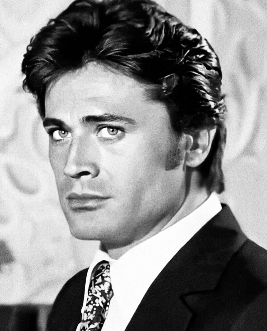 VatandaslikVize's tweet image. &quot;Sen susacaksın yobaz! Ben oldukça sen susacaksın. Ben senin kaderinim. Başkaldırdıkça karşına çıkacağım, ezeceğim!&quot;
#CüneytArkın
🇹🇷🇹🇷🇹🇷
Allah rahmet eylesin mekanın cennet olsun inşallah !