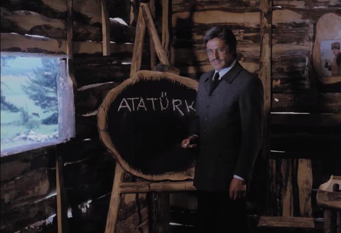 VatandaslikVize's tweet image. &quot;Sen susacaksın yobaz! Ben oldukça sen susacaksın. Ben senin kaderinim. Başkaldırdıkça karşına çıkacağım, ezeceğim!&quot;
#CüneytArkın
🇹🇷🇹🇷🇹🇷
Allah rahmet eylesin mekanın cennet olsun inşallah !