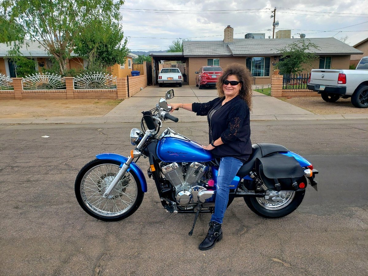 AzTechBikerShop's tweet image. Another happy customer! She's feeling like a Warrioress 😉 Thanks Maricela!