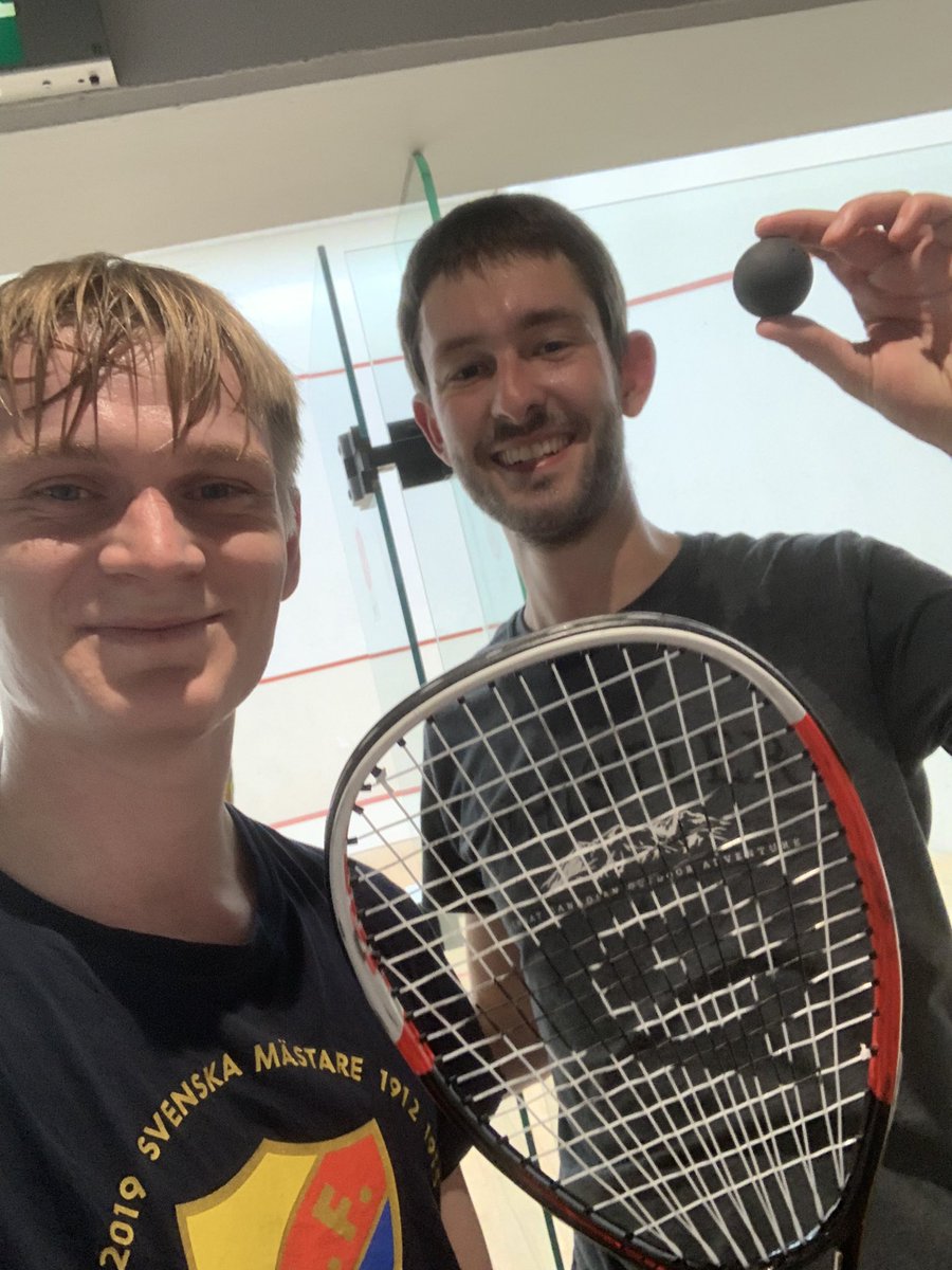 HerrMolno's tweet photo. @disc_summer_22 Estimating some ball trajectories 🤹🤹 https://t.co/2Av7w5SyYl
