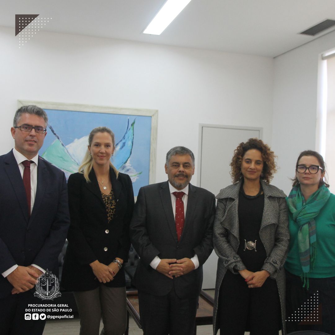 A procuradora geral do Estado Inês Maria dos Santos Coimbra participou de reunião com Walace Paiva Martins Júnior, subprocurador jurídico e demais representantes do <a href="/mpsp_oficial/">Ministério Público do Estado de São Paulo</a> , na tarde desta terça-feira (28).
