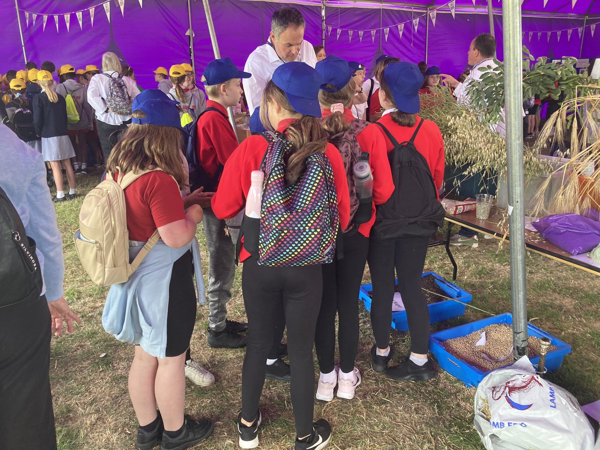 The very first #Hertfordshire #food and #farming day for Hertfordshire schools took place today and I was PROUD to be a part of it #tomato #wastenotwantnot great day! 🌞🐑🐓🌱🪴🥔🫑🍆🍇🍏🥕🍅🍡