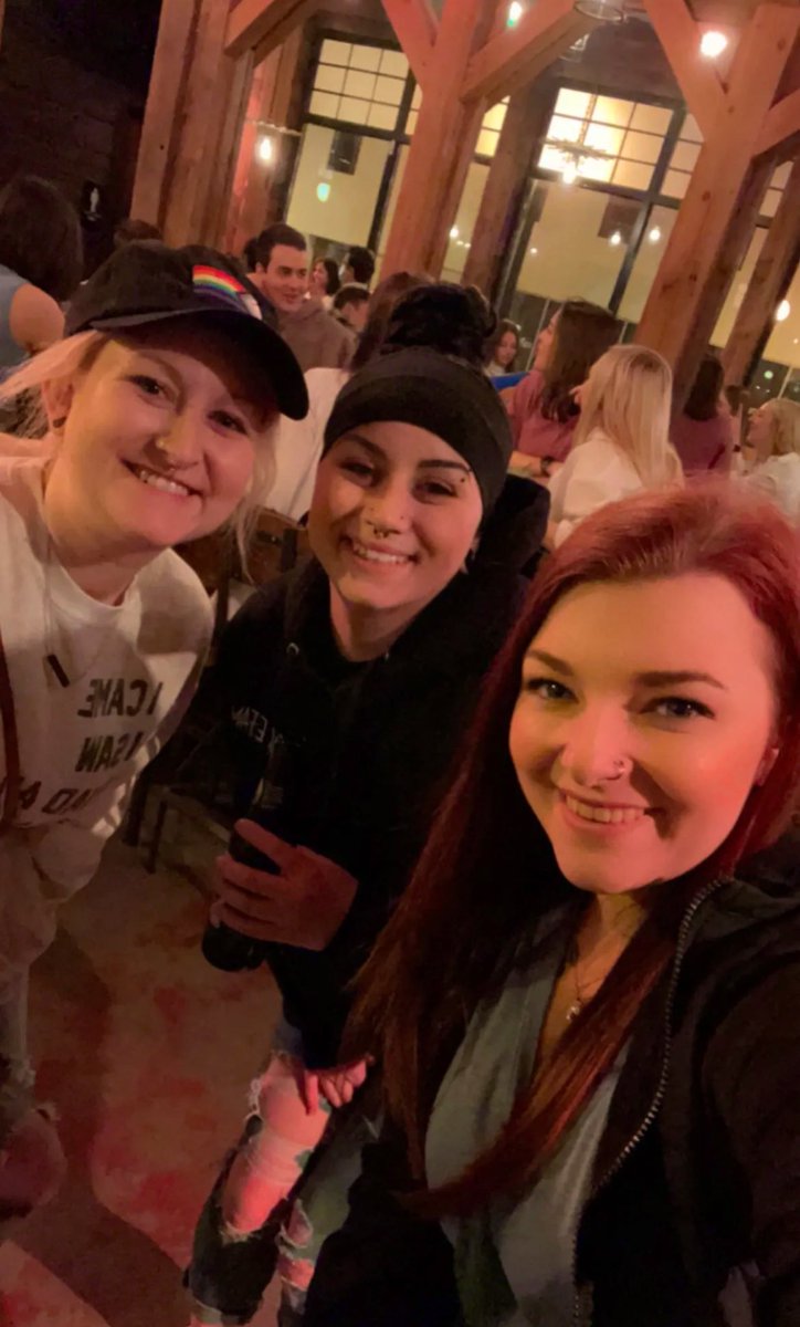 DaniYork94's tweet photo. I couldn’t have asked for a better group of girls to be in my life 💕🌼 https://t.co/a8PSw8bYRU