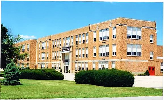 CaesarRodneySD's tweet photo. Wanted to give the #RiderCommunity a little trip down memory lane. Enjoy this video - https://t.co/3xsgSVWhcG - that reviews the days before the former Jr. High/Sr. High was demolished to make way for the new Fifer Middle School on Camden Wyoming Ave.
(Part 1 of a series) https://t.co/qCbaiuu8mJ
