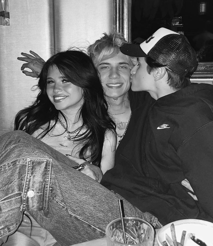 jxdnxl1ps's tweet image. te extraño todos los días coop🕊