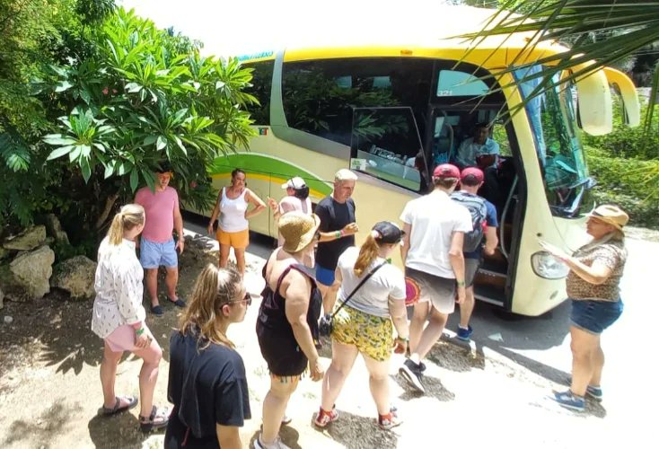 CobaMayan's tweet photo. BIG Shout out to Team #Tui @GrandSirenisRM  and Team #Tui @BahiaPrincipe 📣 #Mexico
Amazing job you have already fill your  🚌 🚌 buses👏👏👏
@TUIGroup https://t.co/na1tdRbhgl