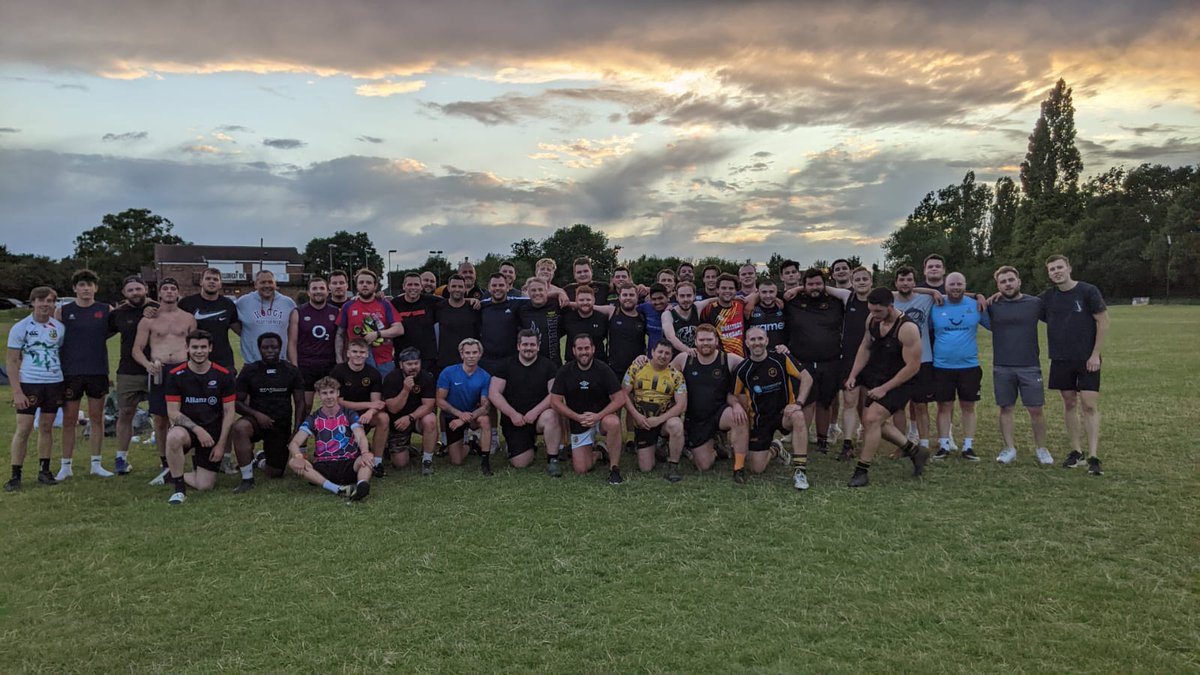 BGroundsman's tweet image. ...and so it begins.
First senior rugby pre season session and 52 in attendance....
Not that the Touch rugby team or so other have stopped at all.
@essexrugby @RFUEssexTeam
@RFURugbyGrounds @jimRFU
#O2touch 
#touchrugby 
#preseason
#communityrugby 
#volunteergroundsman