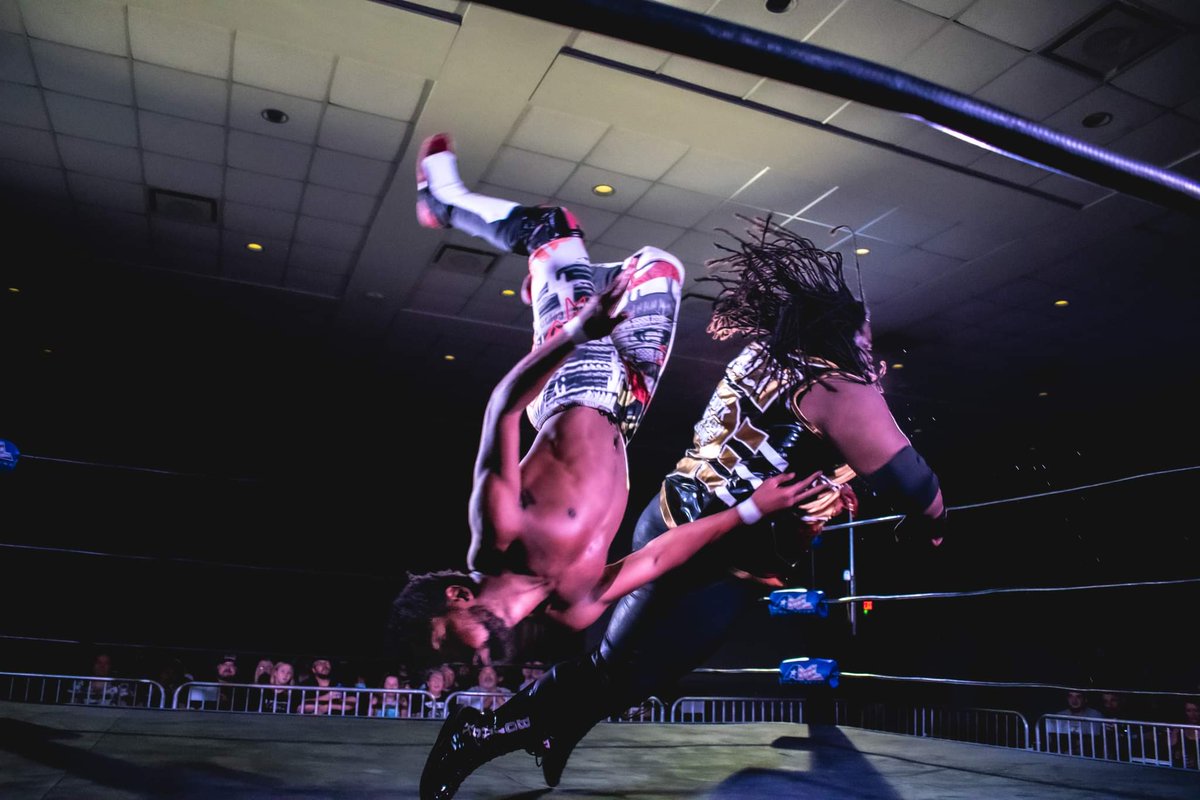 BOJACKOfficial's tweet photo. 🎶Upside down and inside out🎶
Grand Smasher is LETHAL out here.
@AMLWrestling
📸: @KeriCraven1
#FearBojack #FABE #DreadlockDemolitionMachine https://t.co/9AceLzwUQg