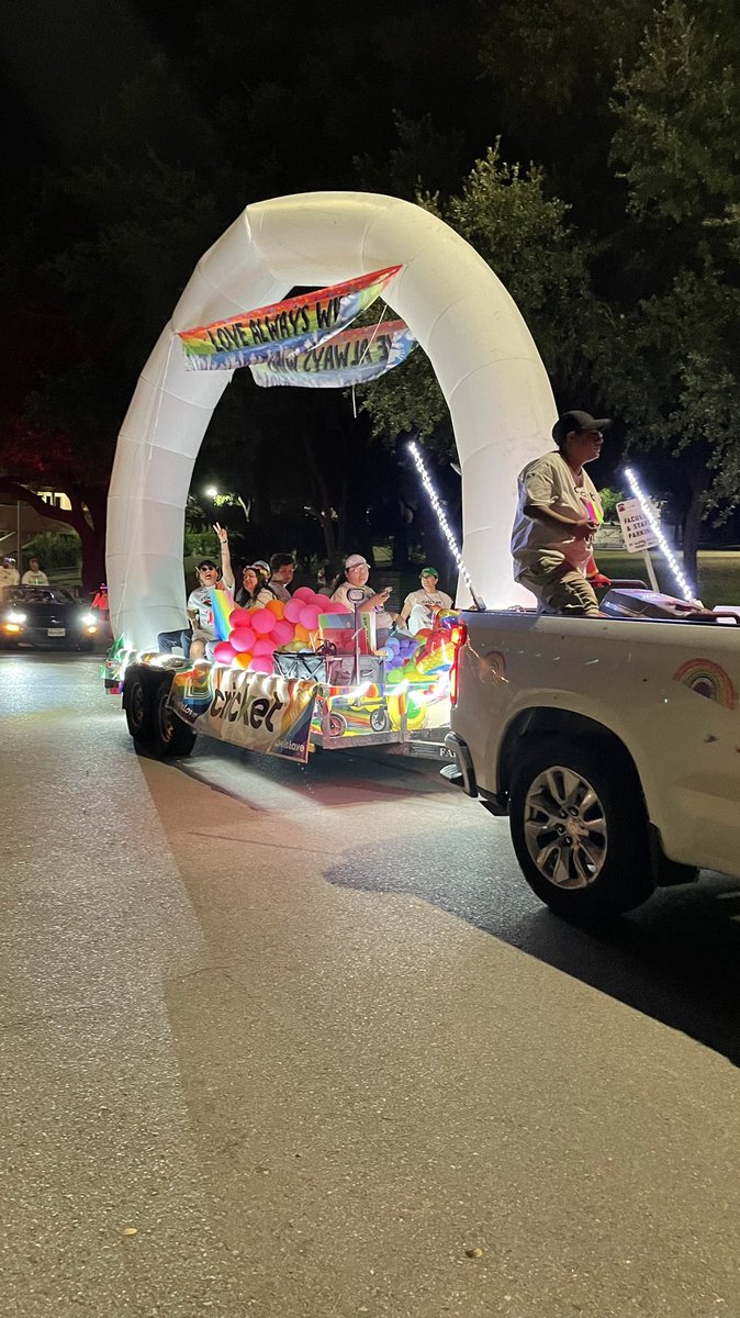 Ver0429's tweet photo. Great time at Pride SA with Cricket Wireless! Well worth the 2 year hiatus. https://t.co/b7eVVKDU4O