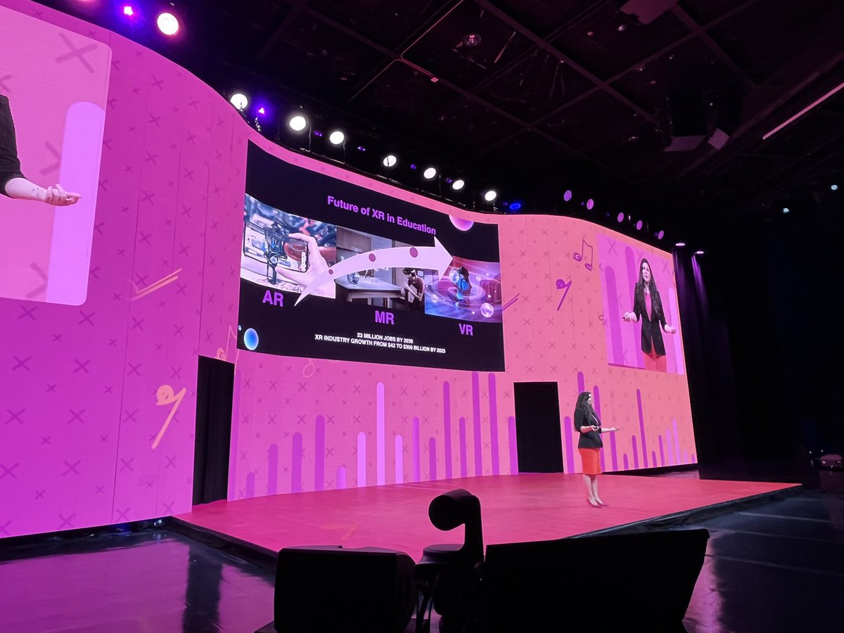 “Try. A lot. Fail. A lot. And be open to learning along the way.” -Azine Davoudzadeh #ISTELive