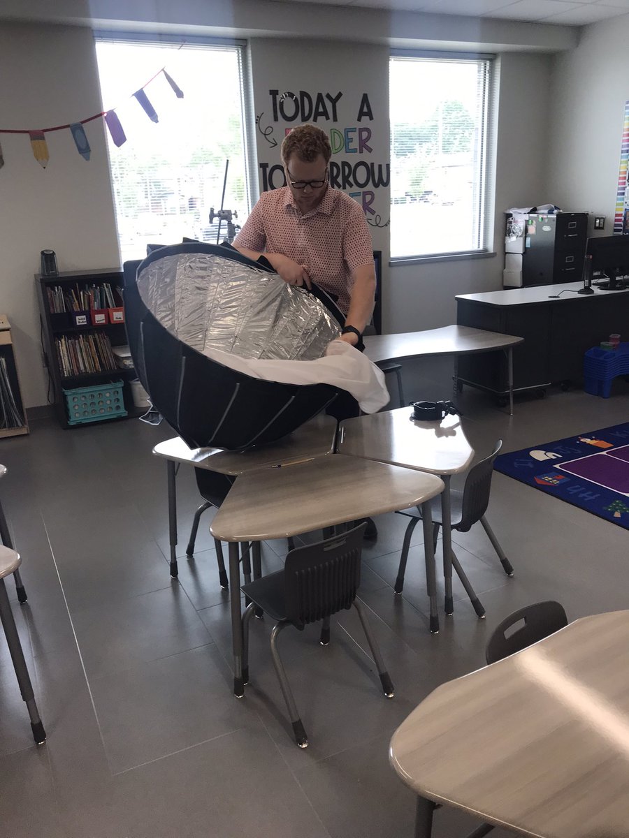 teiralyn02's tweet photo. Shout out to the @FortBendISD communication department. Their #fortbendisdFOTO shoot for elementary students was very successful.
They were organized, very friendly, and knew exactly what they were doing. My son had an amazing time! Thx again for a wonderful event. https://t.co/Tb2ALQ6R78