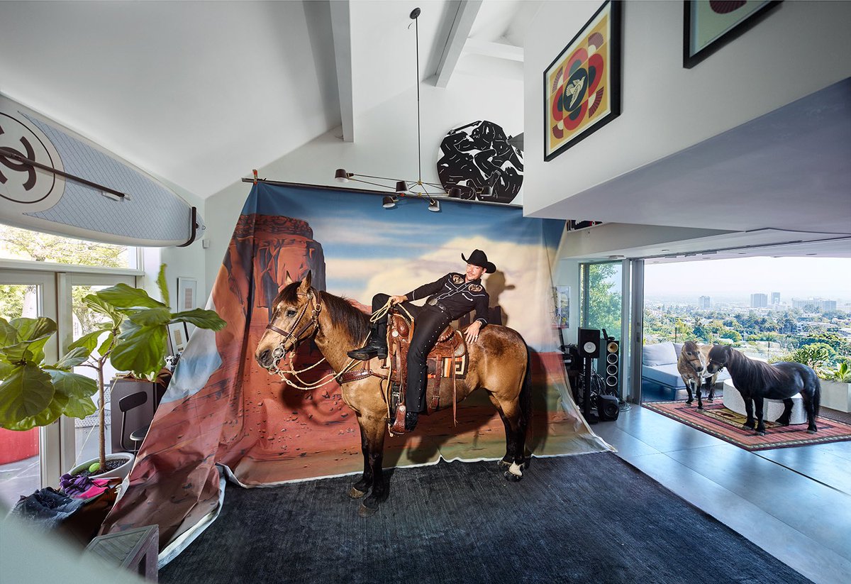 Wes “Diplo” is a cool cowboy to let me bring horses into his Beachwood Canyon home for my project 19 Stories  jimkrantz.com/nineteen-stori…