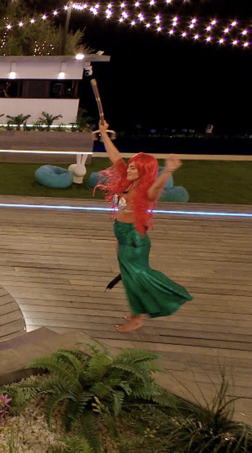 ronnieeaves's tweet photo. Never forget #LoveIsland #MermaidMary https://t.co/y2NS43oQrC