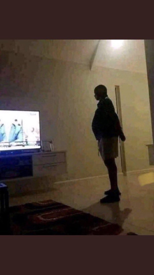AMinterx's tweet photo. Michael Owen watching his daughter rn #LoveIsland #LoveIslandUK https://t.co/ymmG4dcXKJ