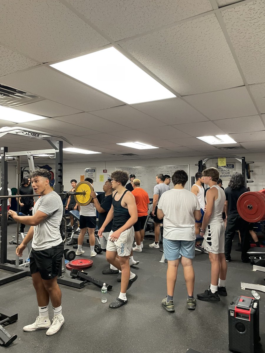 downblock68's tweet photo. The real Boys of Summer Getting After it! #Power #noonesaiditwaseasy https://t.co/MUxfPhViky