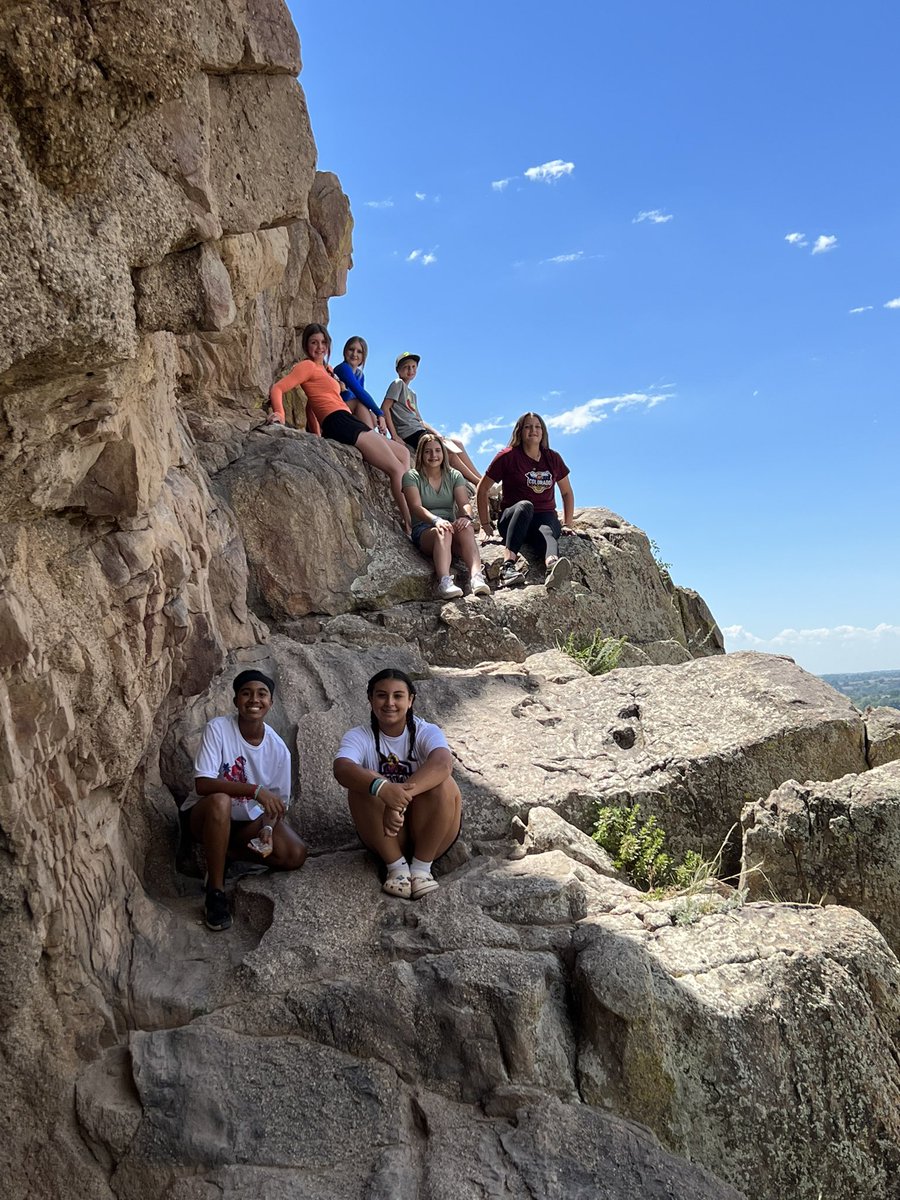 HannahWhite2025's tweet photo. Enjoying some site seeing with my softball sisters. @COSparkFire @PFXAthletics @rpsportstrainin @MCrerand2025 @WebberSoftball @PolkState https://t.co/0qoKzV0J96