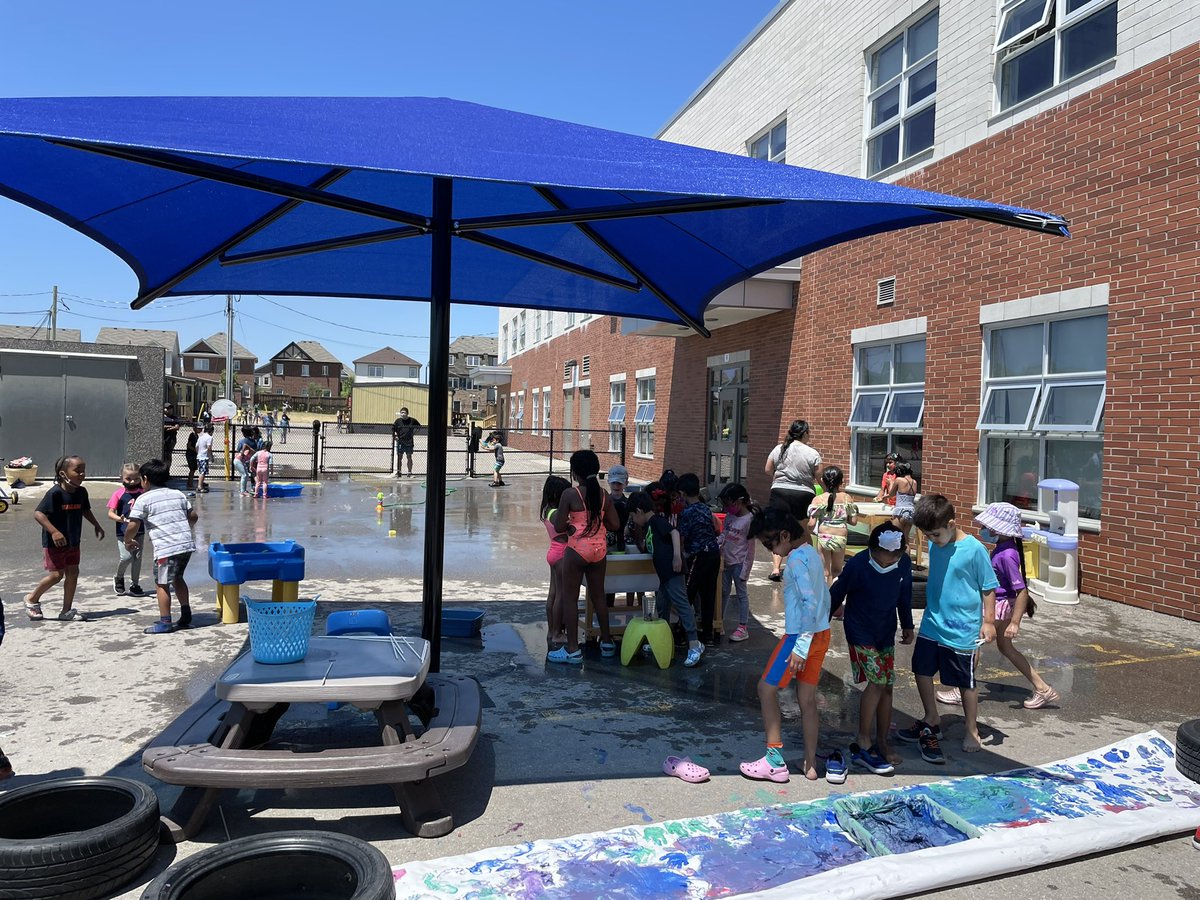 InquiringKs's tweet photo. It was an amazing day for K3 &amp; K4 @TribuneDrive to have a Water Day. Thanks @MsReyes1586 The smiles on faces and laughter heard = priceless. We’re so proud of our littles and how they have grown to be such a loving community. Watching them engage makes our educator hearts sing.❤️ https://t.co/v2mhHWvkQS