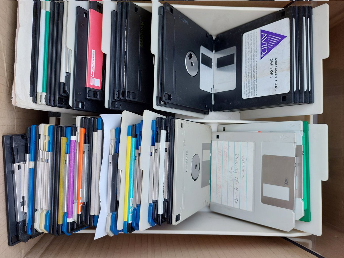 MuteMagazine's tweet photo. OK the floppies had to go :-) #mutearchive https://t.co/r9kBkkmdAb