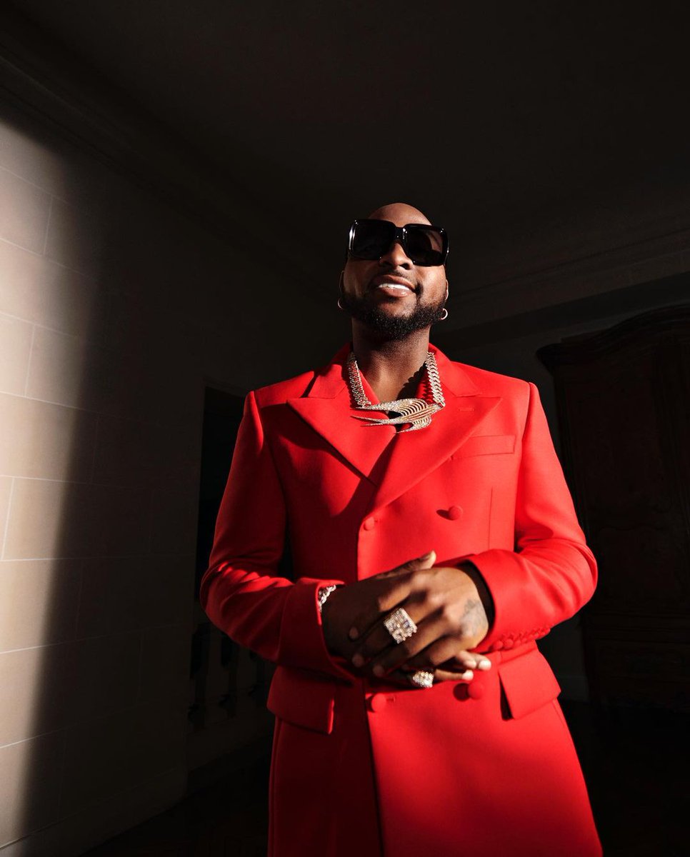 Bold in red. Only one OBO 🤩🤩🥰

<a href="/davido/">Davido</a> 😍😍🙌🏾