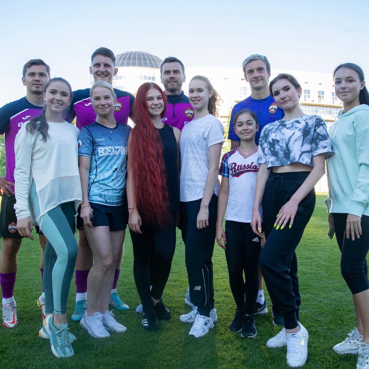 gallay_ka's tweet photo. ⚽️ + ⛸ = ❤️🔥 https://t.co/y9KbhKr9JU