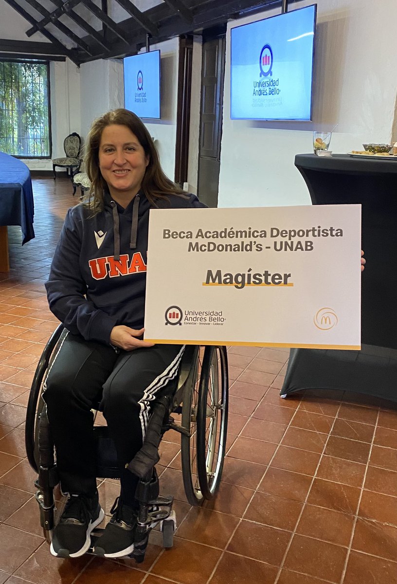 Estoy feliz de comentarles que he recibido una beca completa para estudiar un Magíster en Gestión Deportiva!! Serán 2 años de mucho estudio que compatibilizaré con mis exigentes entrenamientos y competencias!💪🏻 Gracias <a href="/uandresbello/">U. Andrés Bello</a> y Mcdonald’s Chile por otorgarme la beca 🥰