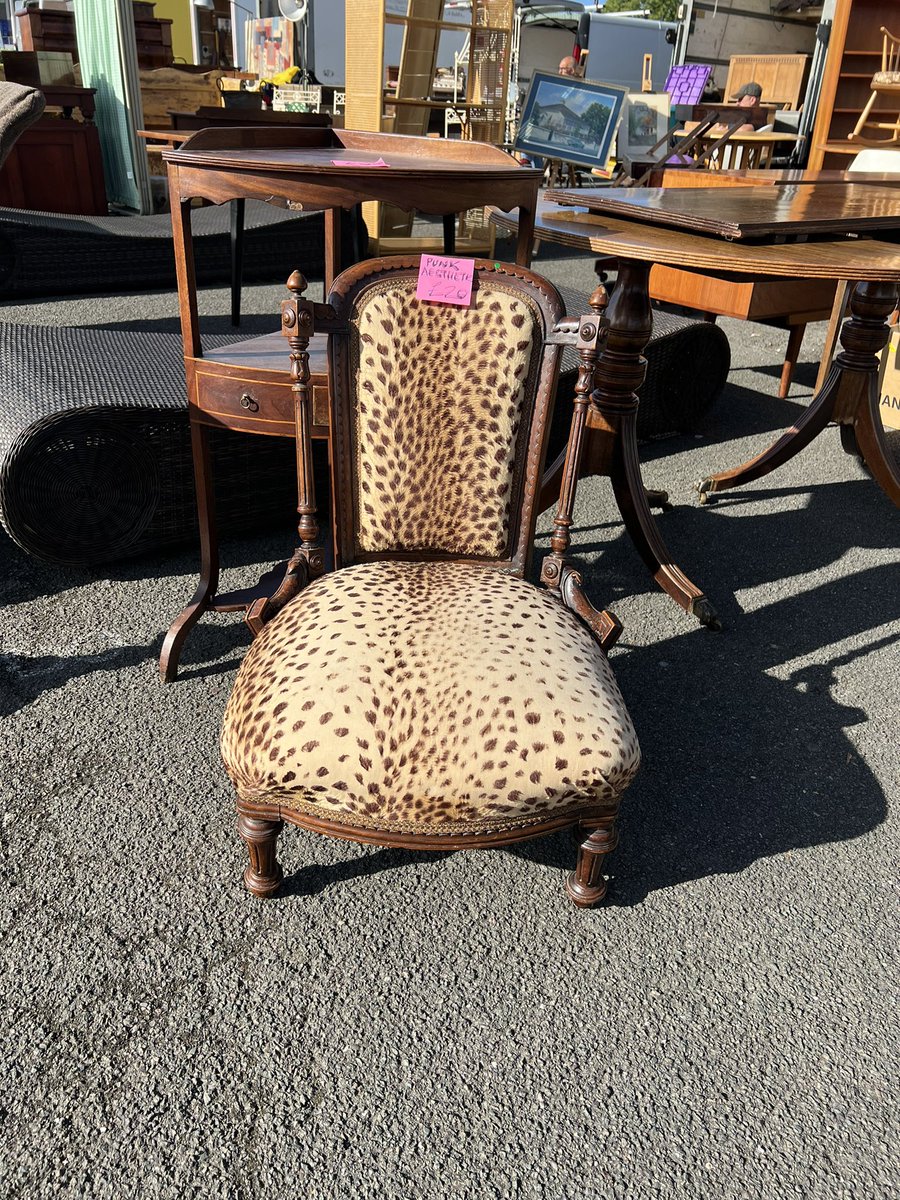 New terminology for antique furniture discovered  at Kempton Antiques market today! “Punk Aesthetic” #antique #antiquesaregreen #preloved #furnituredesign