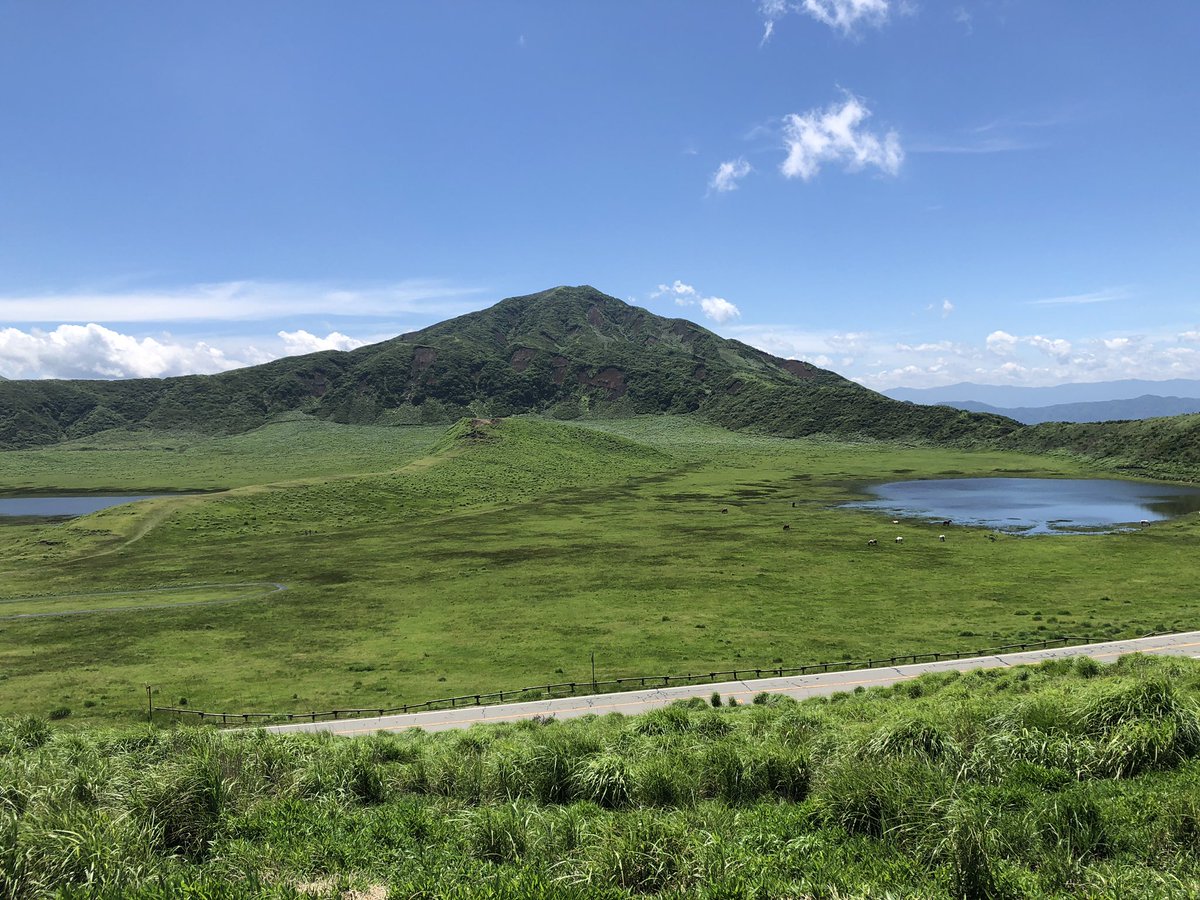 SaidUmschlungen's tweet photo. 阿蘇ツーリング。雄大な景色素晴らしい。九州の人がホント羨ましい。 https://t.co/VDsO6eBa2s
