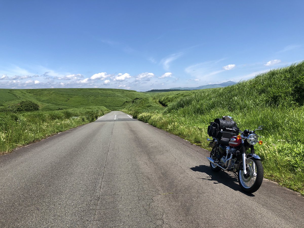 SaidUmschlungen's tweet photo. 阿蘇ツーリング。雄大な景色素晴らしい。九州の人がホント羨ましい。 https://t.co/VDsO6eBa2s