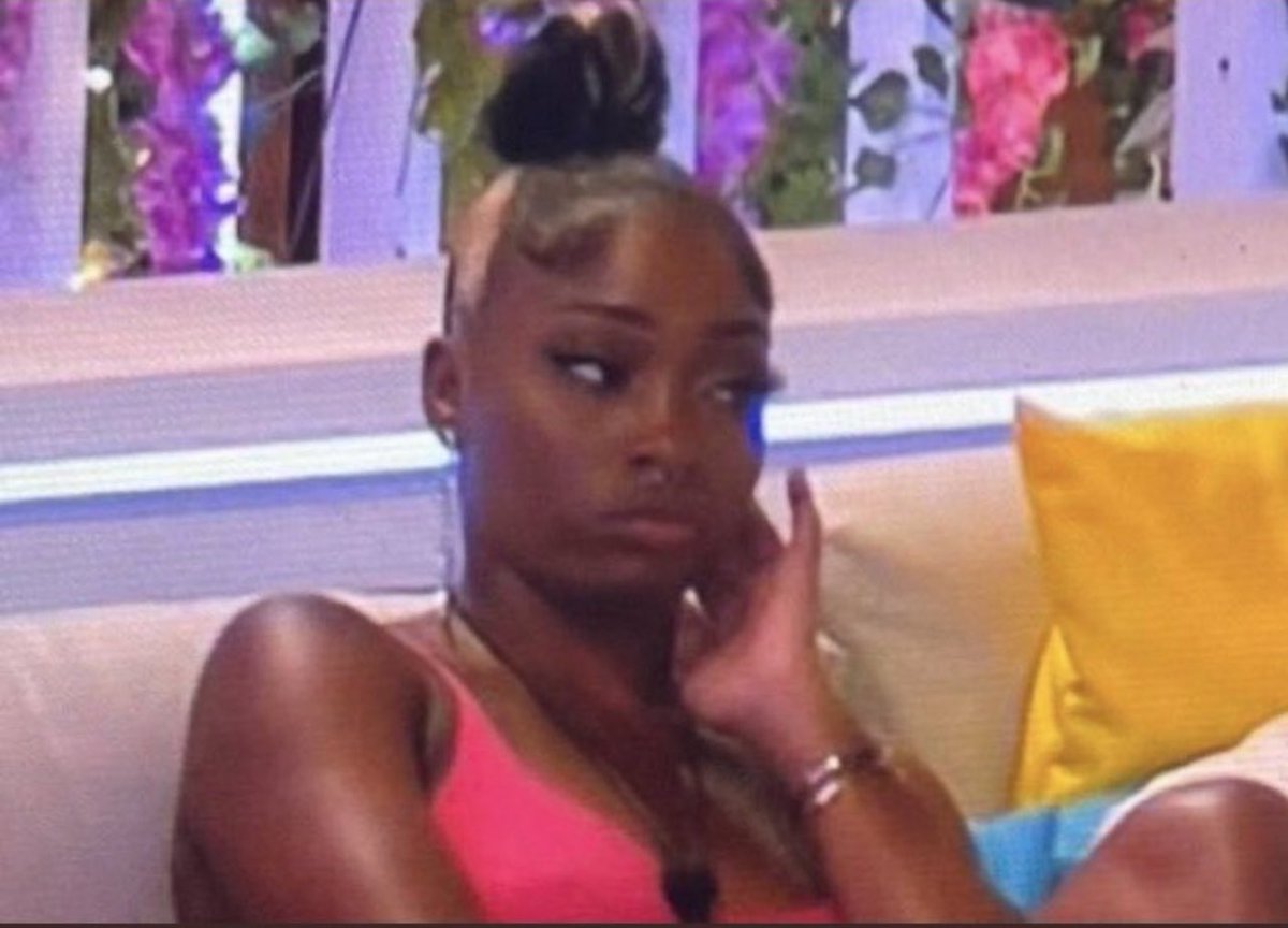 Danikas just a better dancer and has smoother hips 😩 get over it tasha 😂😂 #LoveIsland