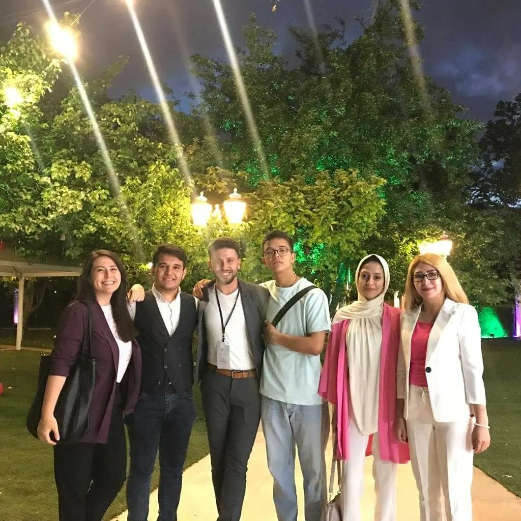 zakirahekmat's tweet photo. 2022 İltica ve Göç Araştırmaları Merkezi Ödülleri sahiplerini buldu;
#angelaburdett-Coutts ödülü sahibi İzmir’de Suriyeli Mültecilerle Dayanışma Derneği Başkanı Muhammed Saleh Ali, geçen yılın kazananı olarak ödülünü verdim.
@igam_igamder
#igam
@arsa_org https://t.co/siVjaOrjj5