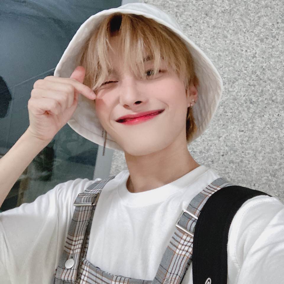 INSEOPLOOKS's tweet photo. https://t.co/oB9Jydz408