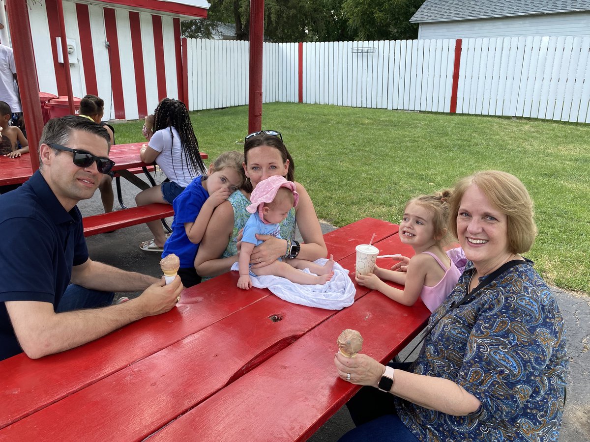 MrLogemann's tweet photo. Not even Election Day gets in the way of the some ice cream! 

Jonathan brought the family to @Dari_Fair for a much-needed treat to beat the heat.

Just three hours to go, #IL17! Have you voted yet?
 
Find your polling place here before polls close at 7pm! https://t.co/XIyumePXnr https://t.co/8ZCLvhijS2