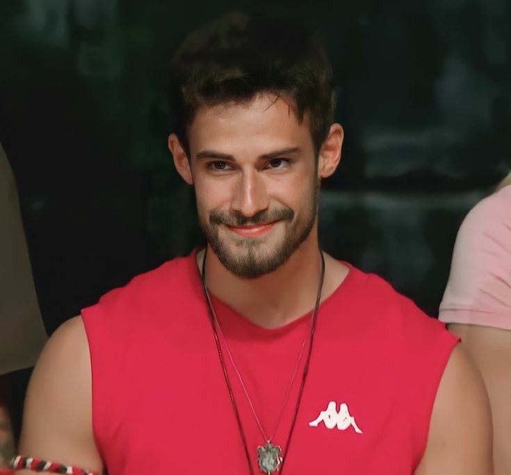 Nisa Barisin ailesine kadar kufur etmisti. Kimsenin sesi cikmadi. Konu Batuhana gelince mi Acun Medya'nin "SAYGI" aklina geliyormus ? 

#SurvivorAllStar2022 • #BatuhanKaracakaya