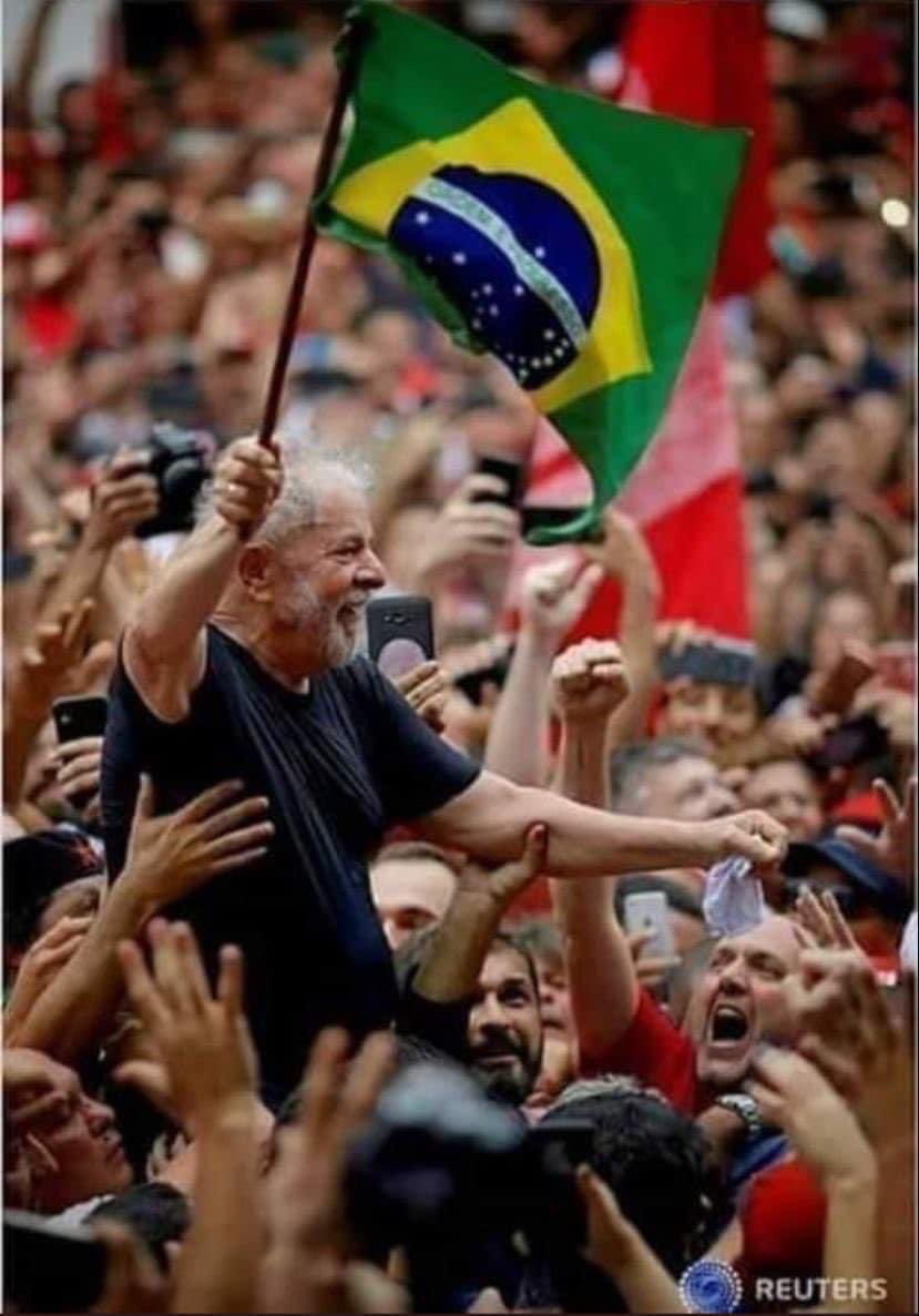 RobertoBorgesE1's tweet photo. @fefejunqueira @LulaOficial @ptbrasil : :
É Sim #LulaSIM🇧🇷

Vamos Fernanda!

Boa Noite 1️⃣3️⃣🇭🇰↖️
#VamosJuntosPeloBrasil

@RobertoBorgesE1

#Lula13Presidente
#LulaNoPrimeiroTurno https://t.co/BfY31zRBww