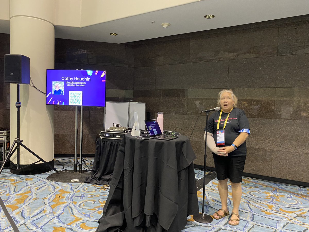 KelliRecher's tweet photo. #ISTE Arts & Tech Playground - Incorporating #ComputationalThinking into the arts. So much awesomeness in one playground! #IgniteMyFuture @tcs_na https://t.co/1xj1gIXq5V