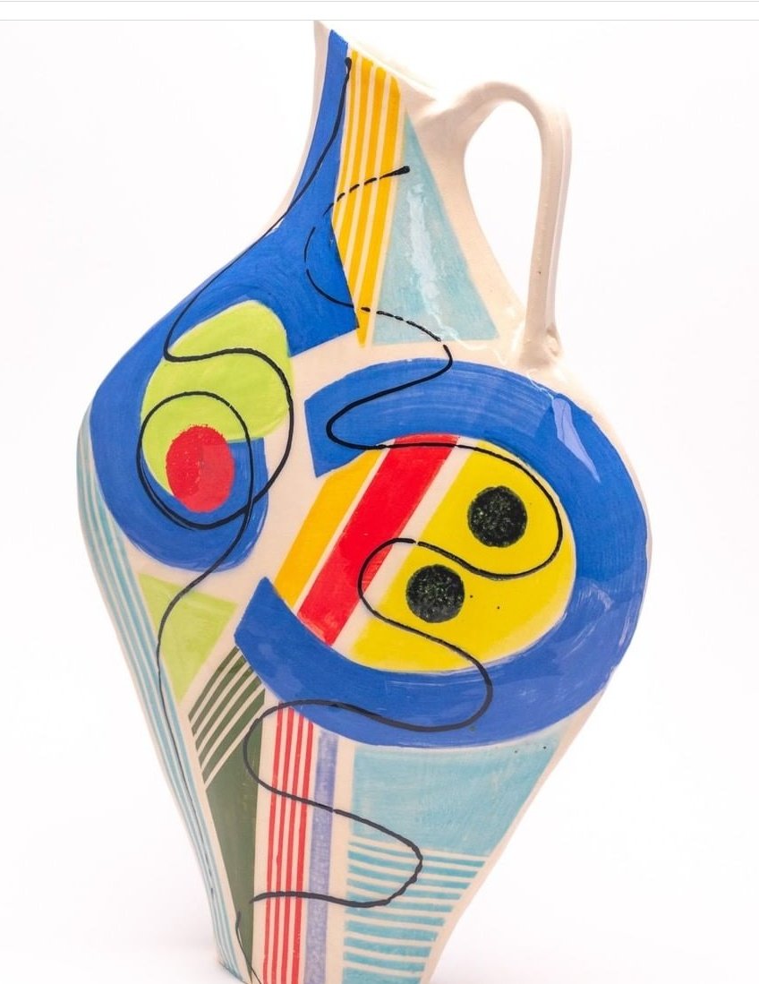 scg_ceramics's tweet image. Meet the maker Gillian Waller and her lovely handmade vessel. 
#tuesdayvibe 
#HandmadeHour 
#slabbuilding
#painting
#ceramics 
#handcrafted 
#madeintheuk
#Artists 
#ceramicsartist 
#contemporaryartist