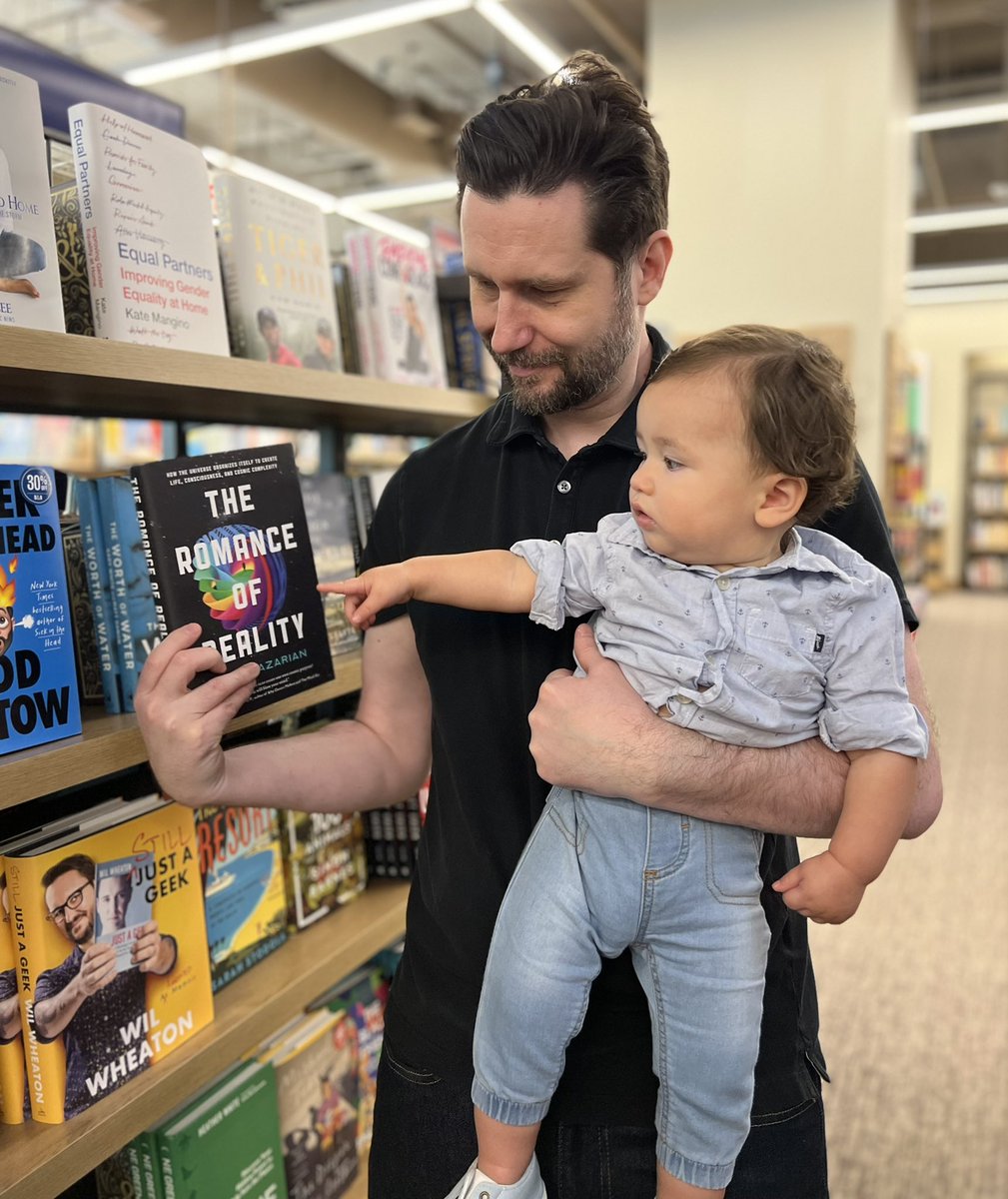 BobbyAzarian's tweet photo. Today my book The Romance of Reality is finally out and in all major bookstores 🥳 Go out and buy a copy from your local store so that they have to order more! Thanks to everyone who preordered or helped me write the book in some way. If you dig it, leave it a review on Amazon 🙏 https://t.co/fENSut6CR1