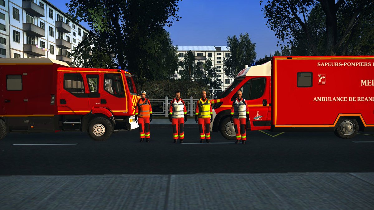 ParisCity_BSPP's tweet photo. [#Intervention] Premiers Secours Évacuation 224 et Ambulance de Réanimation 61 en intervention à la Porte de Saint-Ouen pour une prise d'otages ! https://t.co/88yZ1BB1j1
