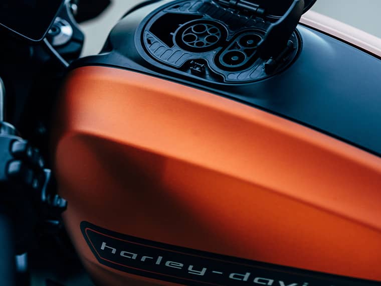 An interesting look at what it would take to make the #electric #motorcycle market take off in the United States. It's not what you think. riders-share.com/blog/article/m…