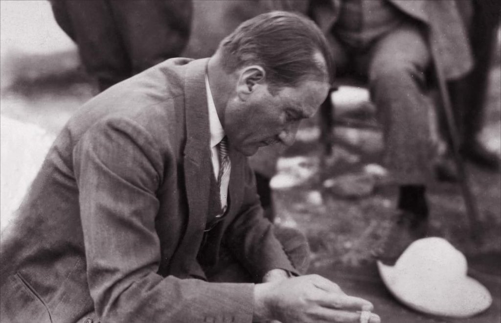 "bunalıyorum çocuk, büyük bir ıstırap içinde bunalıyorum..."