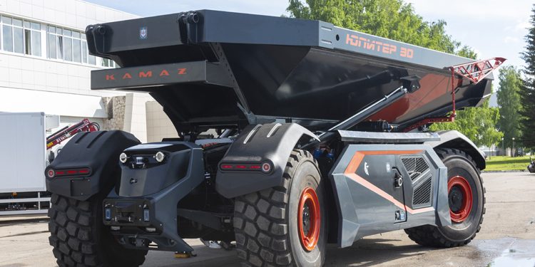im_mining's tweet photo. #KAMAZ has developed an #autonomous, #cabless hauler called Jupiter 30 which is to be tested at the #Chernigovets coal mine of SDS-Ugol. KAMAZ is also working with @ZyfraCompany on a range of robotic trucks with 40, 80, 130 & 220 t capacity https://t.co/y10Oc7qSg0 https://t.co/7mMfTqQM1A