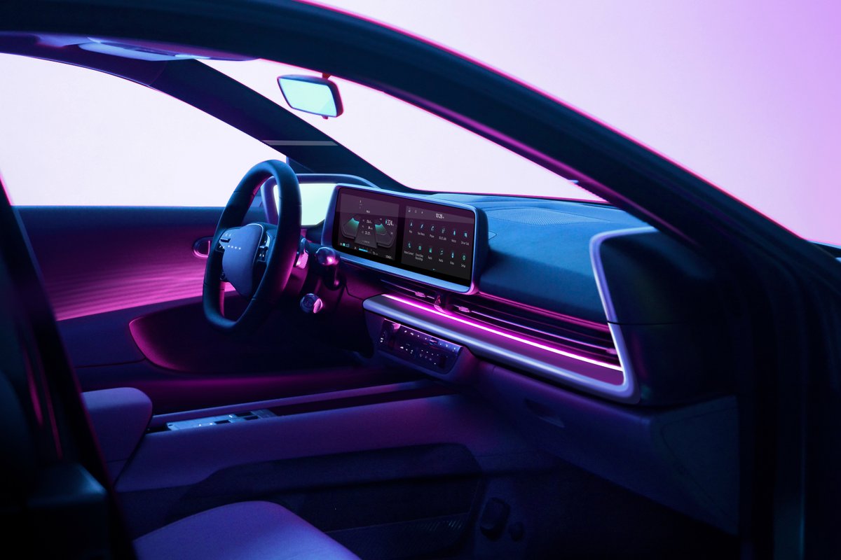 CNETCars's tweet photo. .@Hyundai Ioniq 6 Debuts As a Fantastically Weird Electric Sedan https://t.co/NSAhs85alR https://t.co/txsM9pUfqT