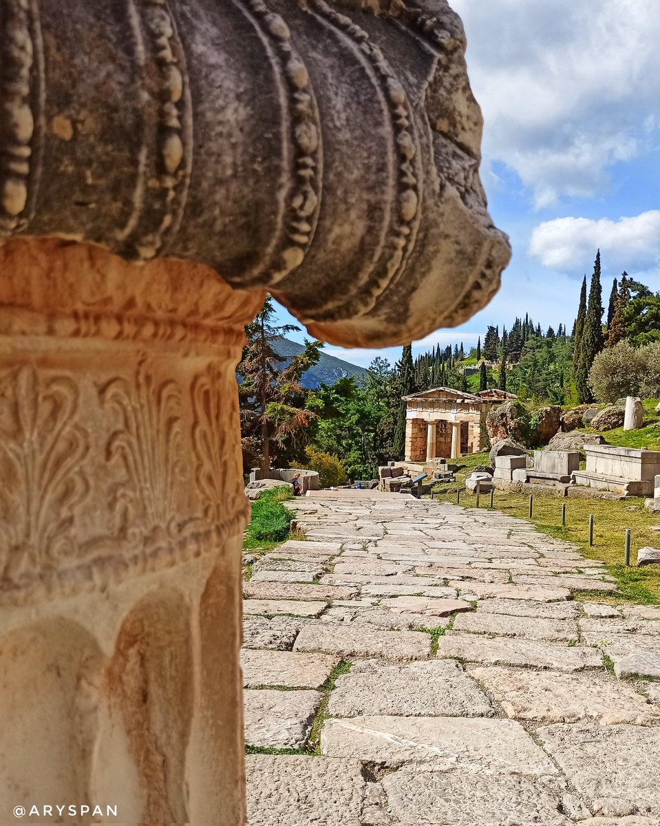 ArysPan's tweet image. The Sacred Way of the Oracle of Delphi ✨
#AncientGreece #DelphiOracle #Pythia
