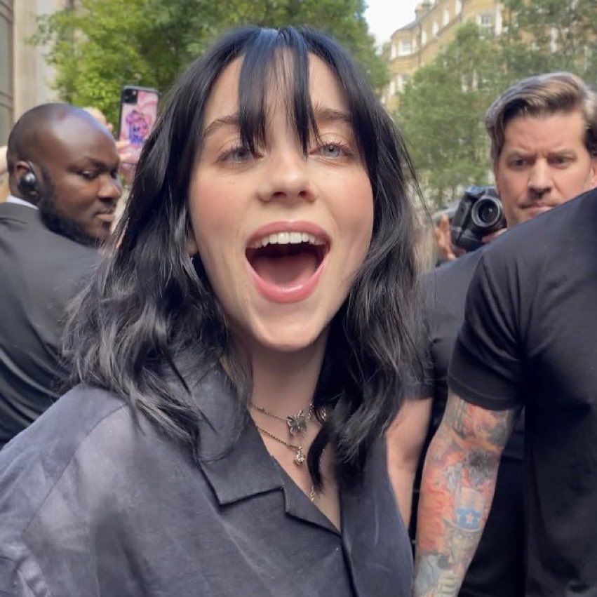 thinking about her smile 💭🖤