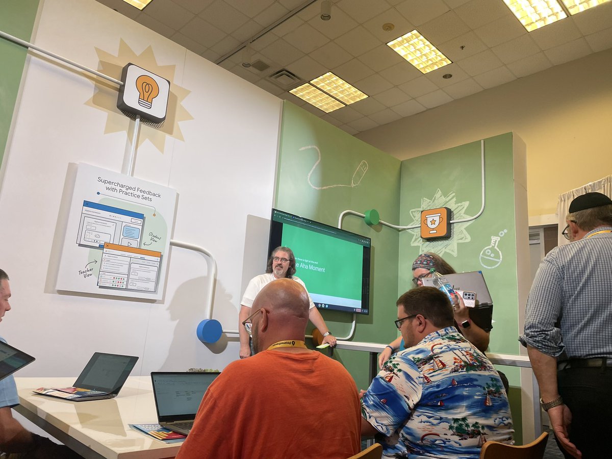 Shout out to <a href="/GoogleForEdu/">Google for Education</a> for the really great ‘class’ all about what Google can do for not just teachers but students, too! Definitely recommend! 🤩🤩🤩 #ISTELive22 #learnsome #edtech