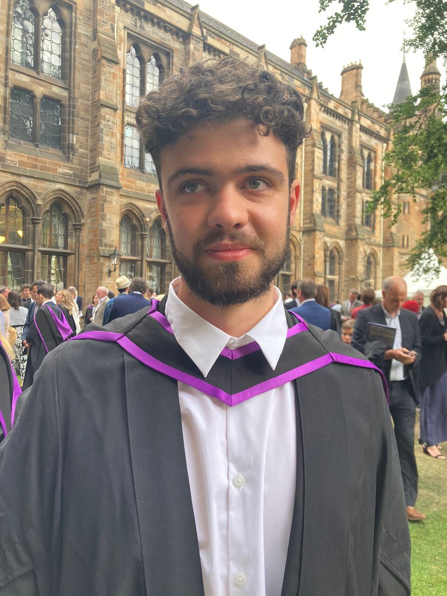 JayneCartwright's tweet photo. @ArtyBagger @UofGlasgow Congratulations! We were those proud and joyful parents last Friday, and do you know what, we always will be, won’t we 💖 https://t.co/ZW6eiwBGyI