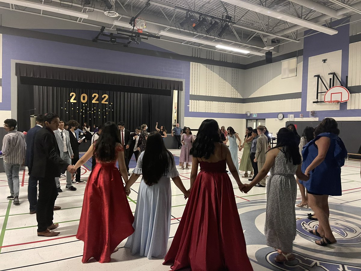 Whaley's Corners PS (@whaleyscorners) on Twitter photo Congratulations to our Graduates! You made this year one for the books:) #CycloneSTRONG #WhaleysFAM <a href="/PeelSchools/">Peel District School Board</a> Congratulations to our Graduates! You made this year one for the books:) #CycloneSTRONG #WhaleysFAM <a href="/PeelSchools/">Peel District School Board</a>