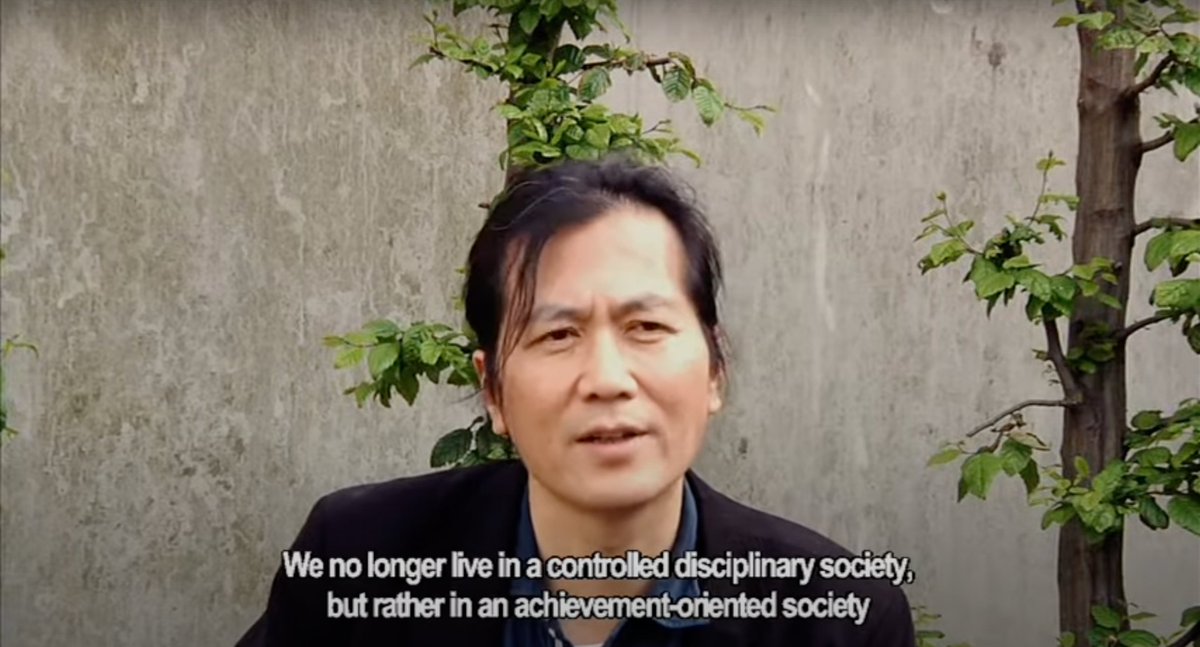 overthink_pod's tweet photo. From "Müdigkeitsgesellschaft, The Fatigue Society: Byung-Chul Han in Seoul/Berlin" (2015) https://t.co/Oq8ECoVK5R